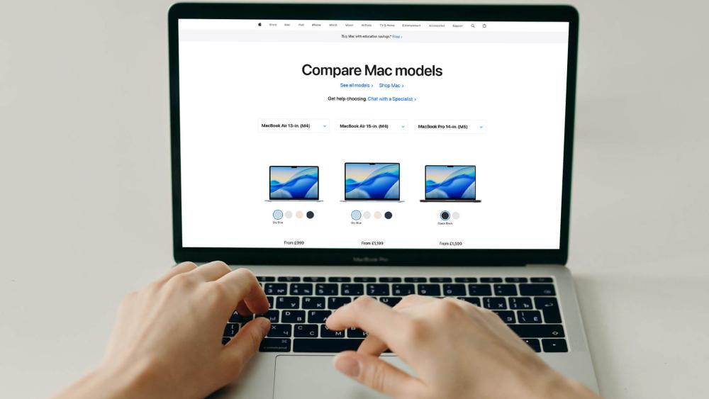User comparing MacBook models on Apple’s website