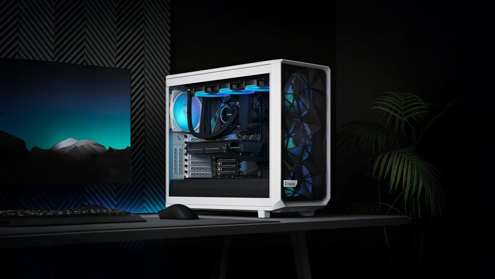 Fractal Meshify gaming PC case with side panel snap fit issue