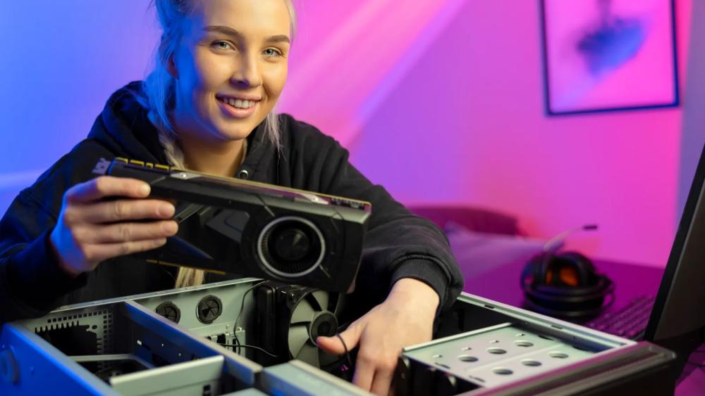 User upgrading PC by replacing old GPU with a newer graphics card