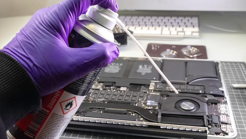 Cleaning MacBook Pro internal fan to improve cooling performance
