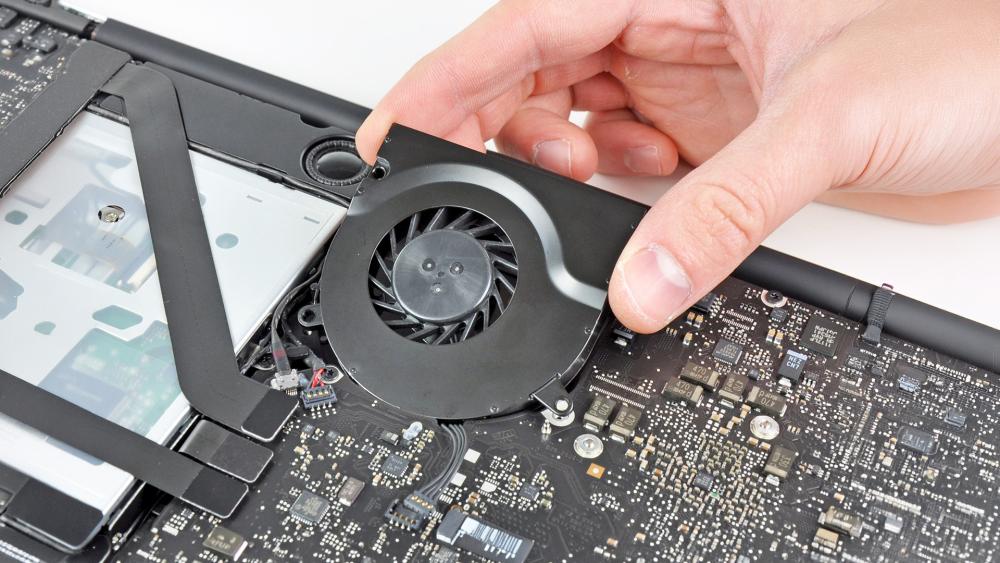 Replacing MacBook Pro cooling fan to fix overheating issues