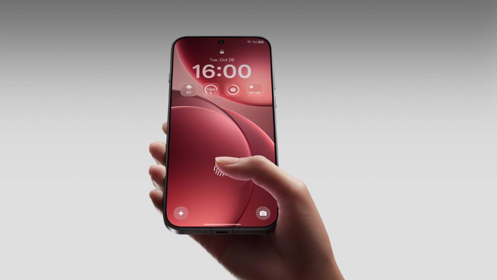 Oppo Find X9 screen and design shown in hand close-up