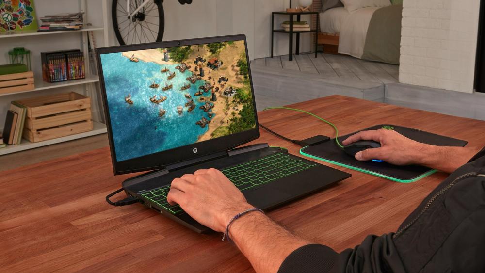 Upgradeable gaming laptop with extra RAM and SSD expansion support